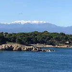 C'est La Vie! 4*