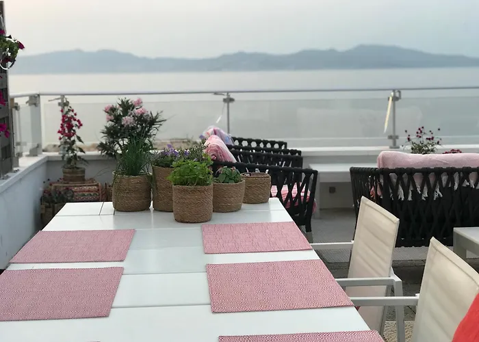 Oda ve Kahvaltı C'est La Vie! L' Escala