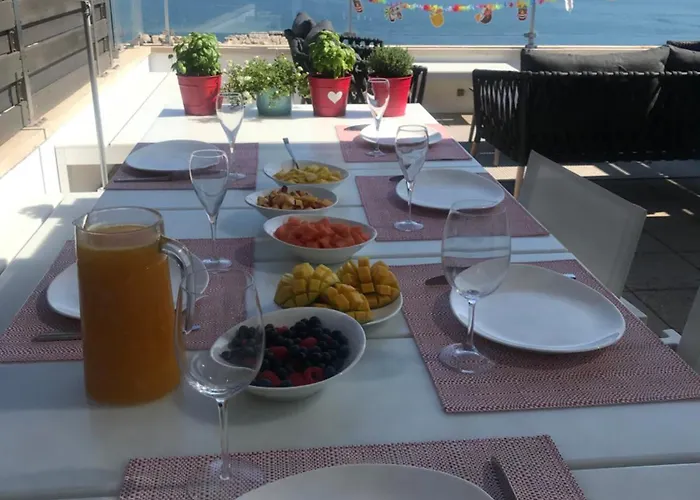 Bed and breakfast C'est La Vie! 4*