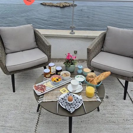 Bed & Breakfast C'est La Vie! L' Escala