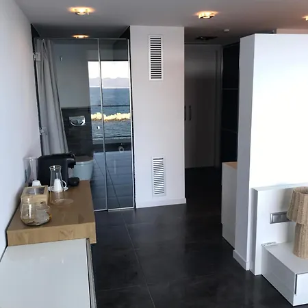 C'est La Vie! L' Escala