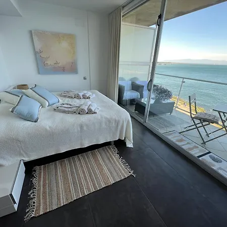 C'est La Vie! L' Escala