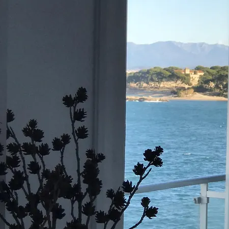 C'est La Vie! L' Escala