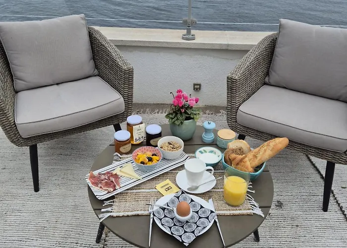 ベッド・アンド・ブレックファスト C'est La Vie! L' Escala