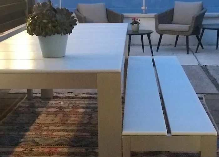 C'est La Vie! ベッド・アンド・ブレックファスト 4*